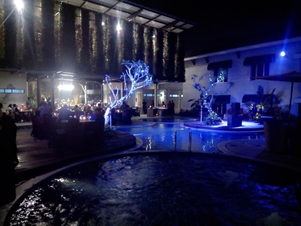 Patra Bandung Hotel Zewnętrze zdjęcie
