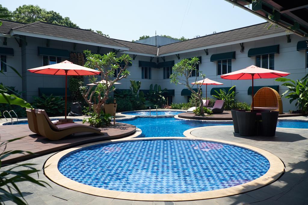 Patra Bandung Hotel Zewnętrze zdjęcie
