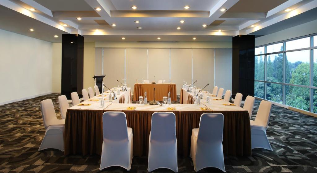 Patra Bandung Hotel Zewnętrze zdjęcie