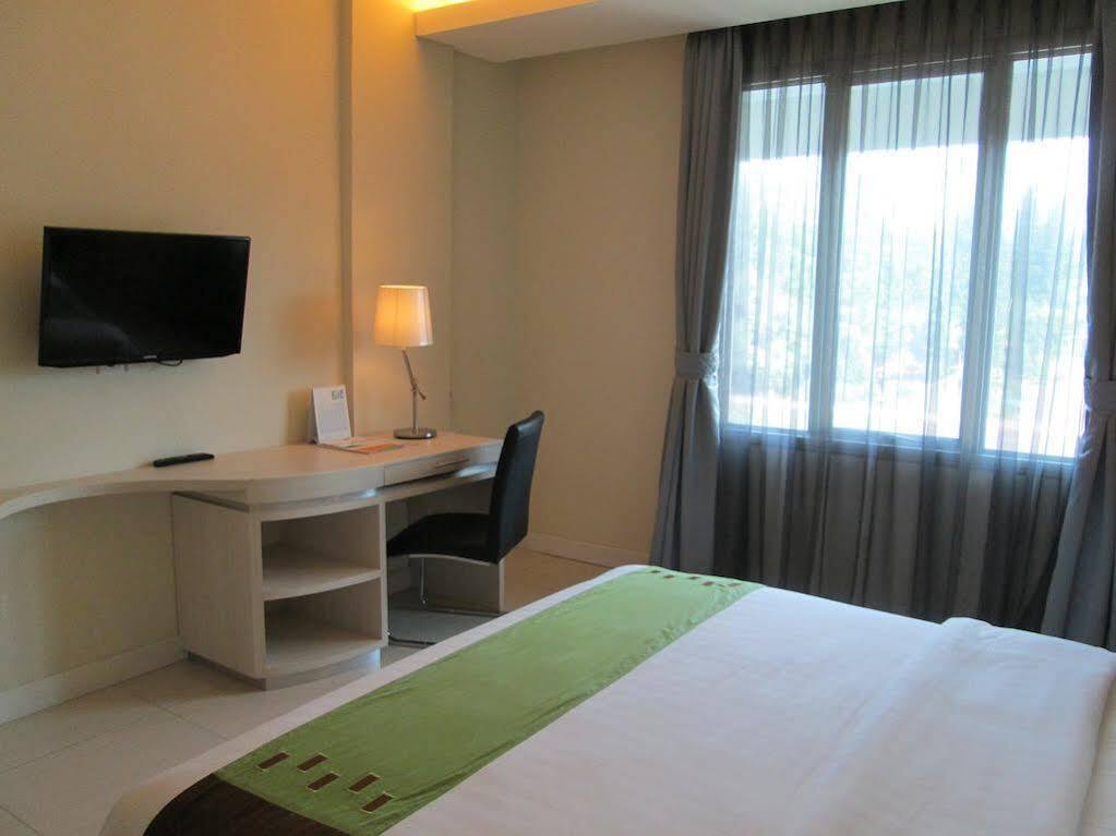 Patra Bandung Hotel Zewnętrze zdjęcie